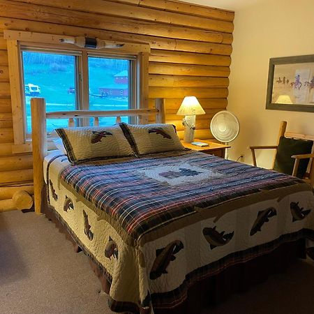 Inn On The Beartooth B&B เรดลอดจ์ ภายนอก รูปภาพ